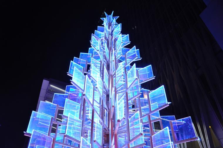 北京国贸三期圣诞节LED灯光装置艺术