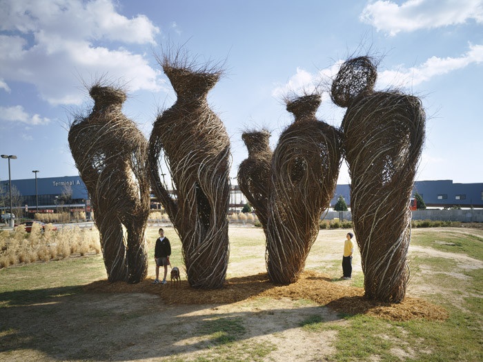 法国奇幻的森林雕塑装置艺术
