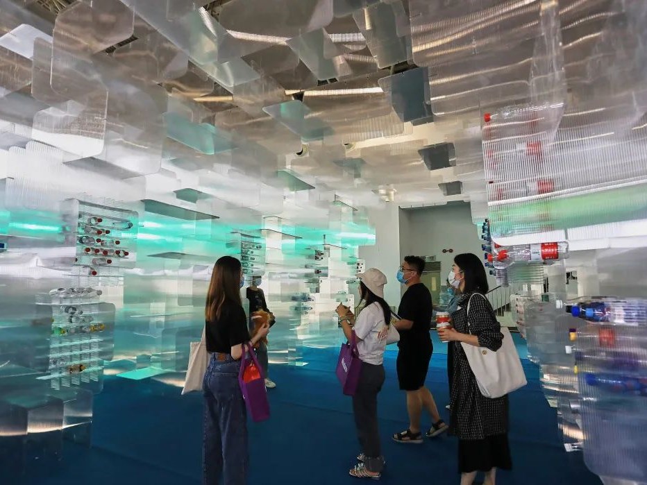 北京公益互动艺术装置：塑料之家