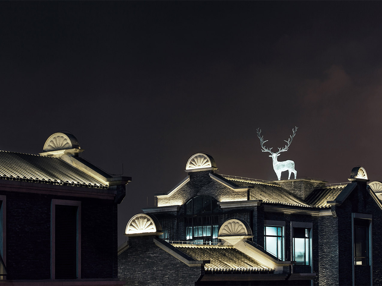 重庆灯光装置艺术：屋顶上的鹿