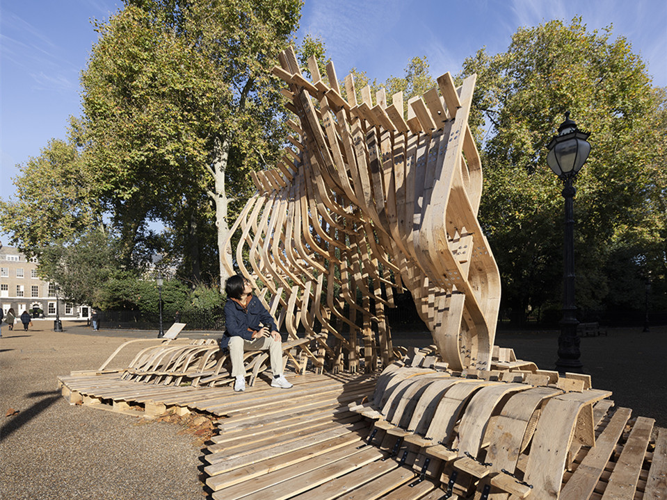 英国木质景观装置艺术：Re-Emerge