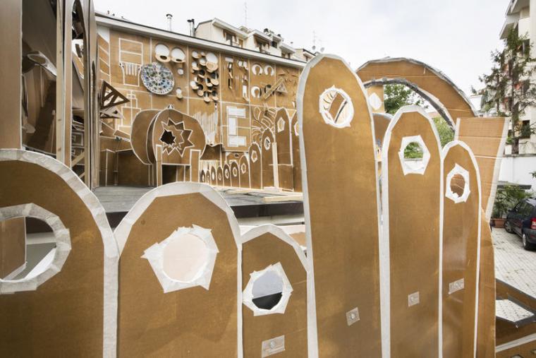 阿根廷硬纸板公共艺术装置