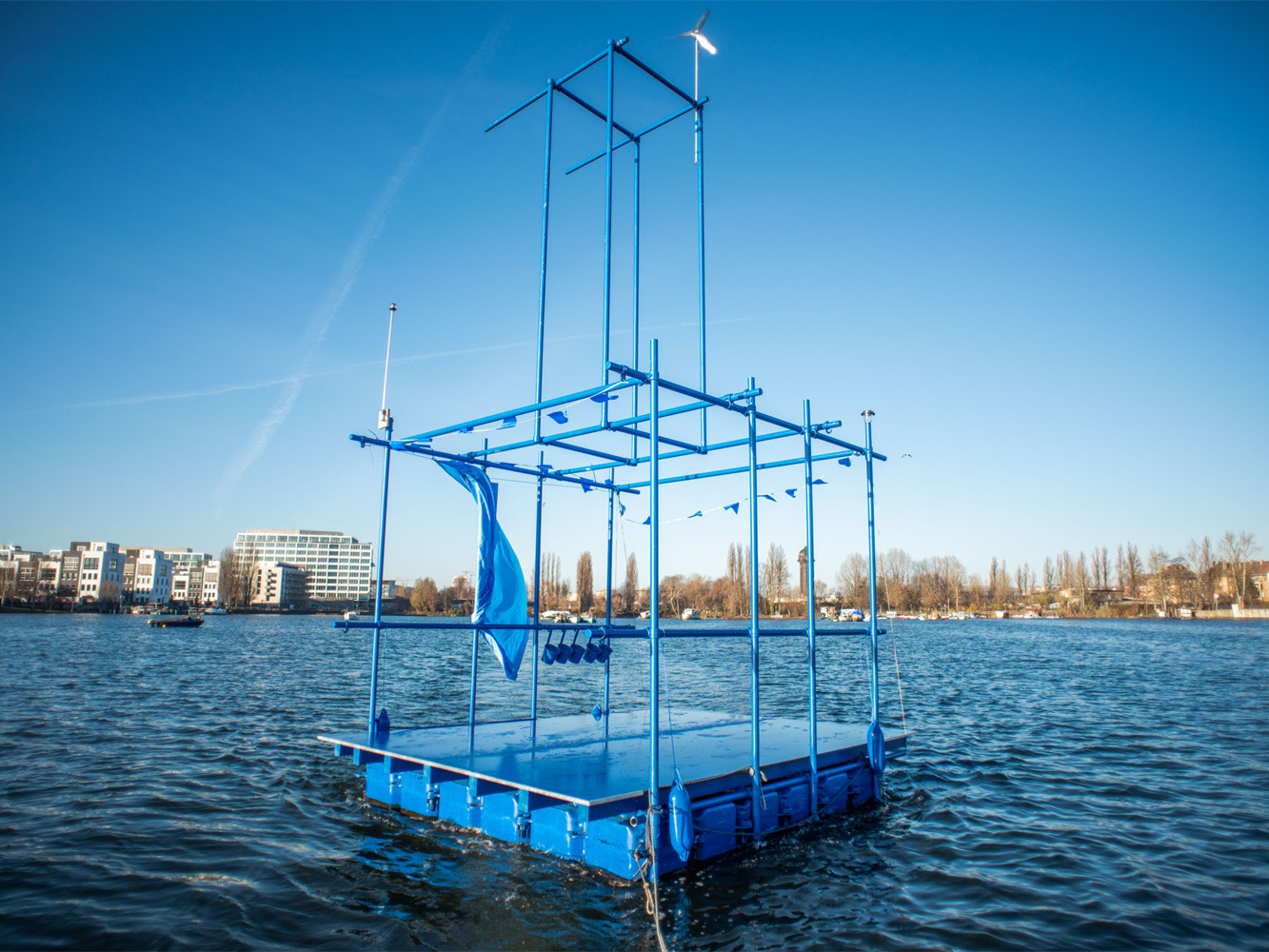 德国水上浮动的艺术装置