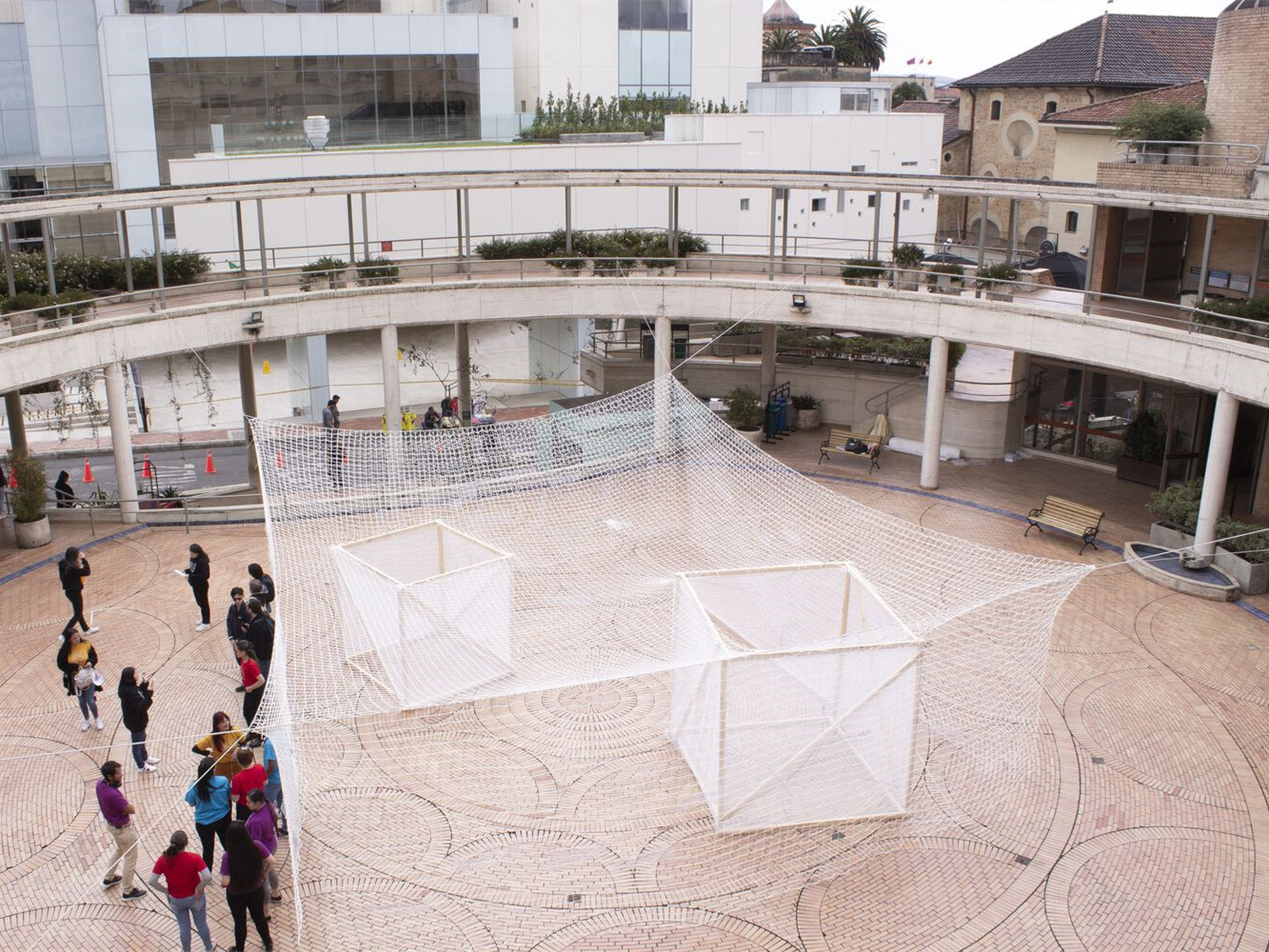 哥伦比亚公共空间装置艺术：隐形建筑