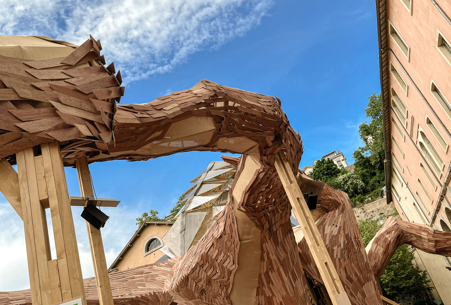 法国木结构公共景观装置艺术：海妖