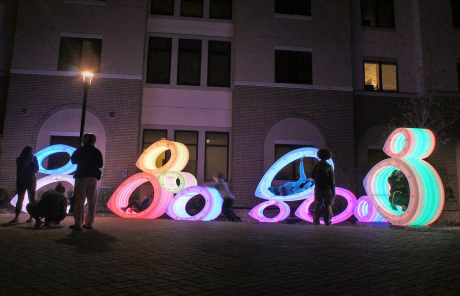 美国得克萨斯州立大学仿生灯光装置艺术