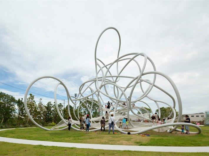 日本公共雕塑景观装置：循环的森林