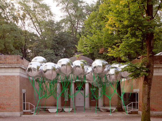 气球景观装置艺术：树亭
