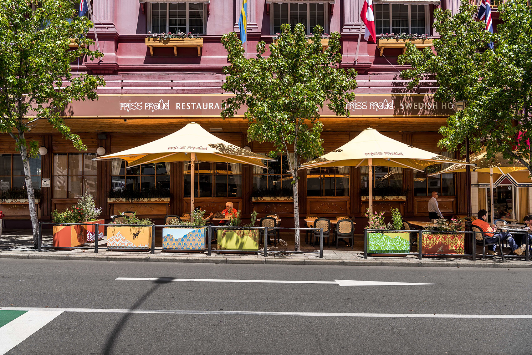 澳大利亚城市街道景观装置艺术：喷绘种植盆