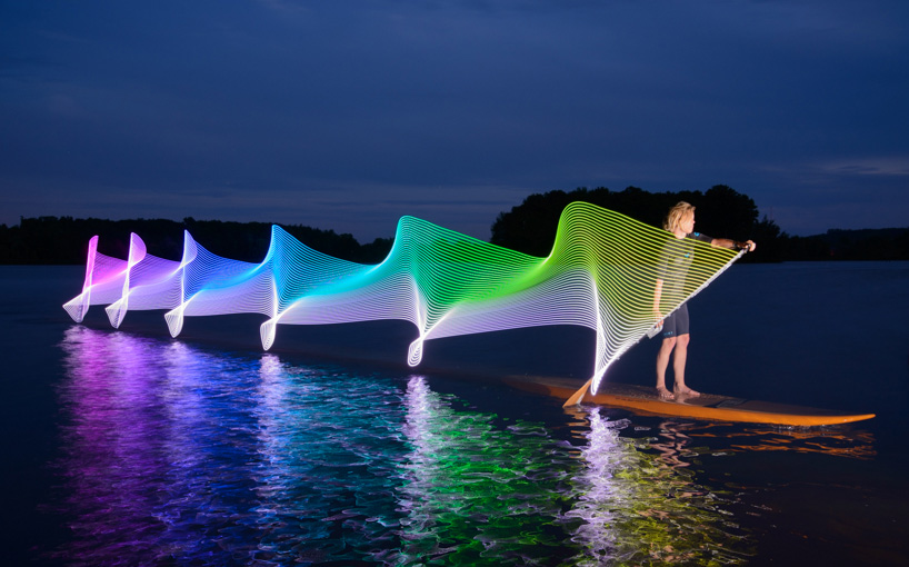 加拿大水上LED灯光装置艺术展