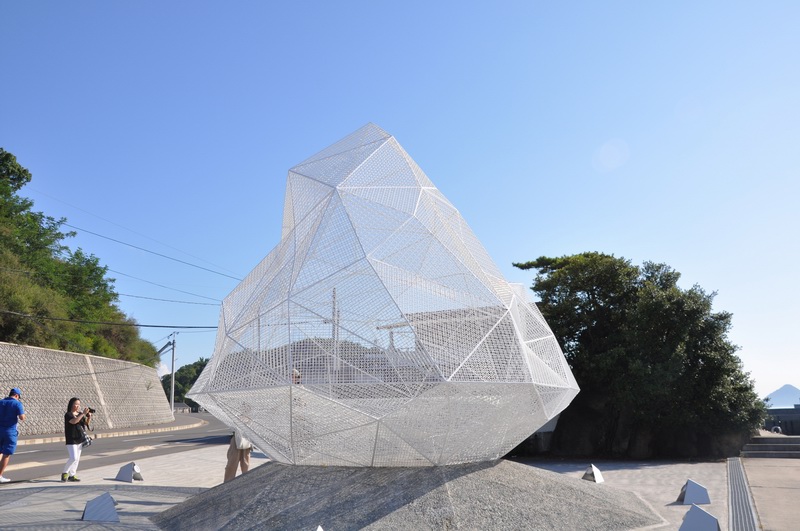 日本凉亭景观装置艺术：“钻石”亭子