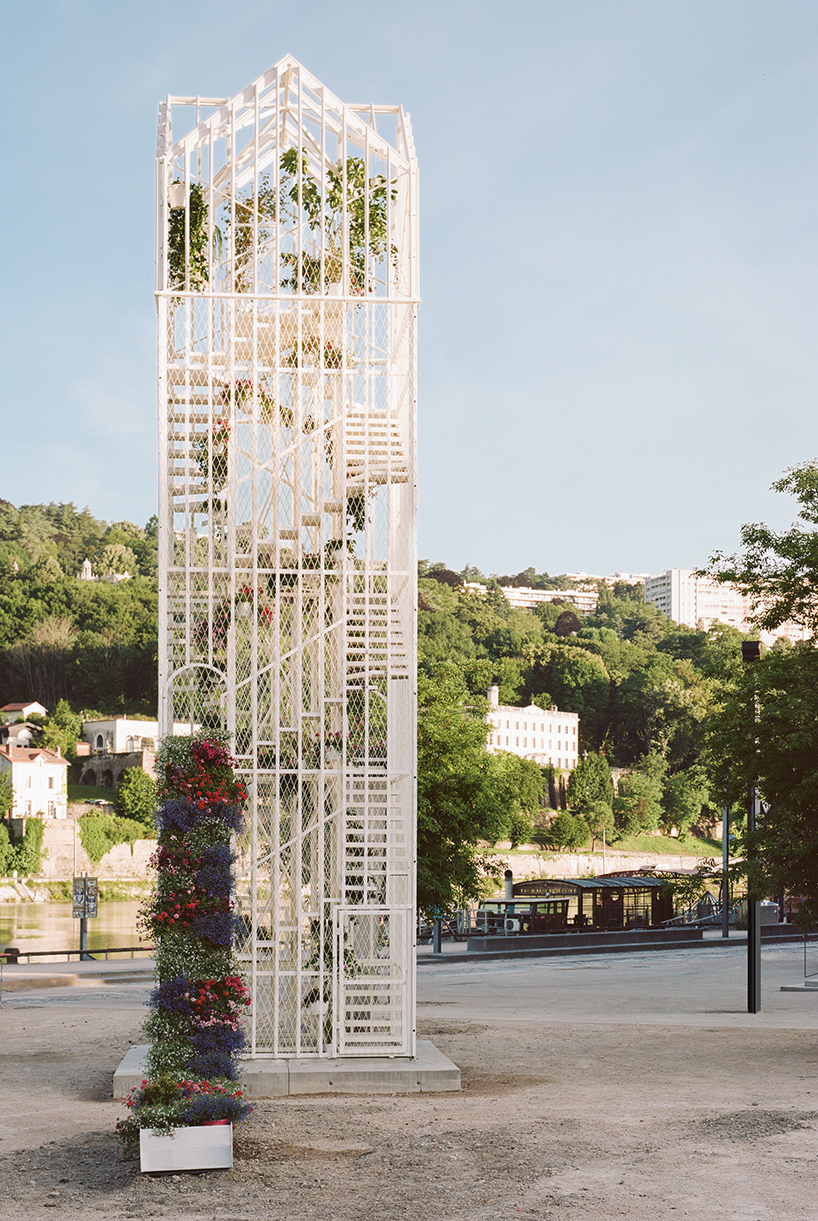 法国双螺旋花亭景观装置艺术