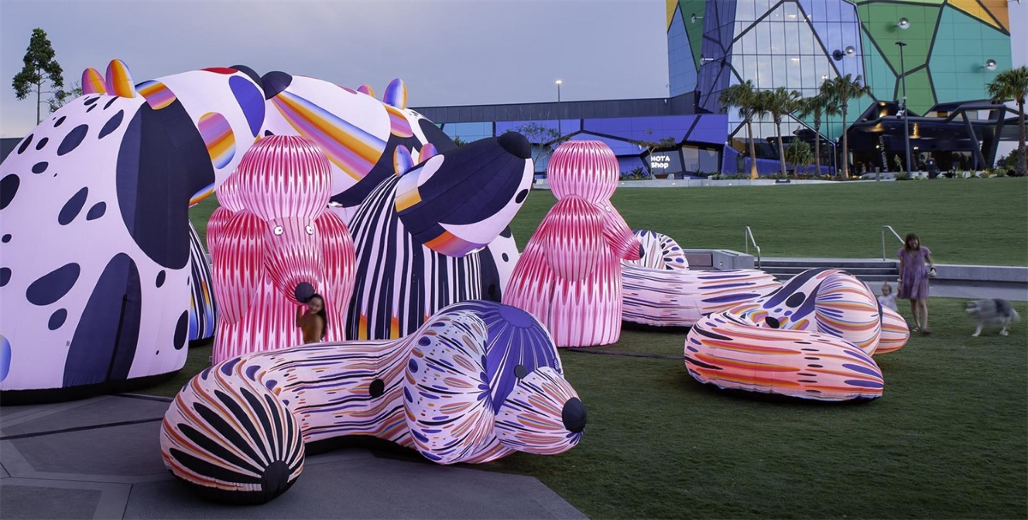 澳大利亚“流浪狗的迪斯科”充气雕塑公共艺术装置