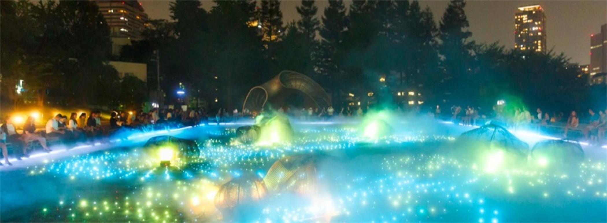 光与雾结合的公共景观装置艺术：数字艺术花园