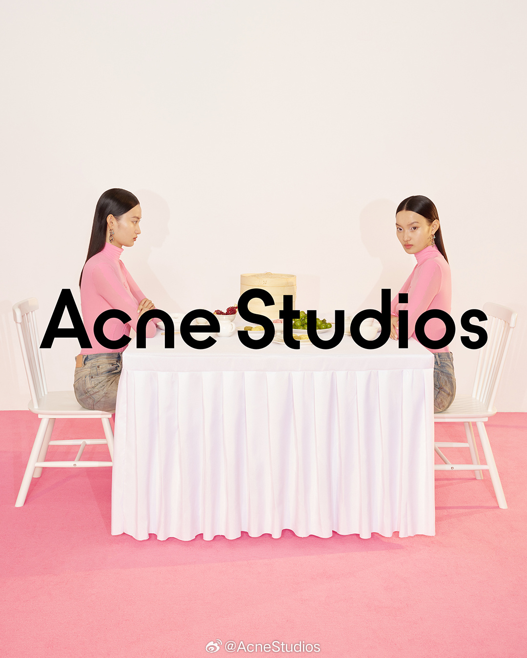 Acne Studios 新春限定系列定格欢聚时刻